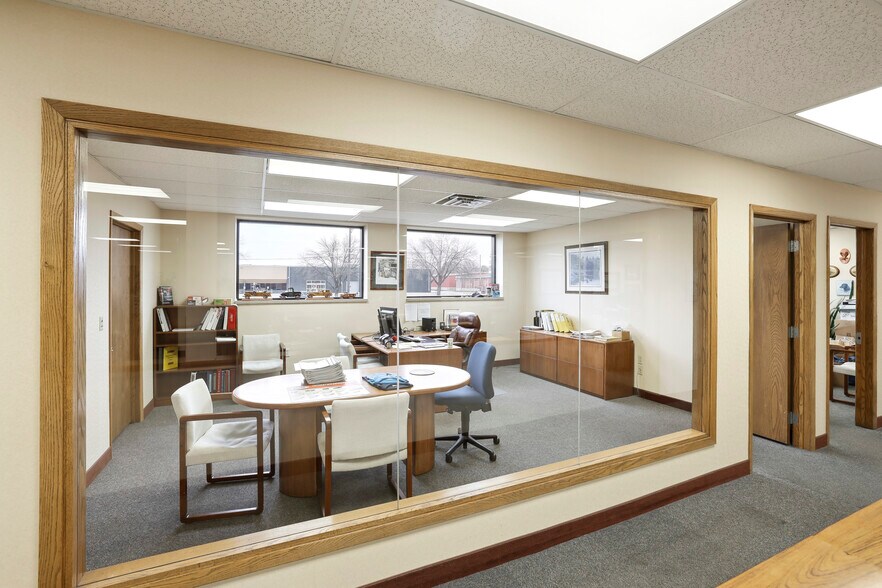 More Photos Of 2500 NE Kennedy St, Minneapolis Warehouse For Sale