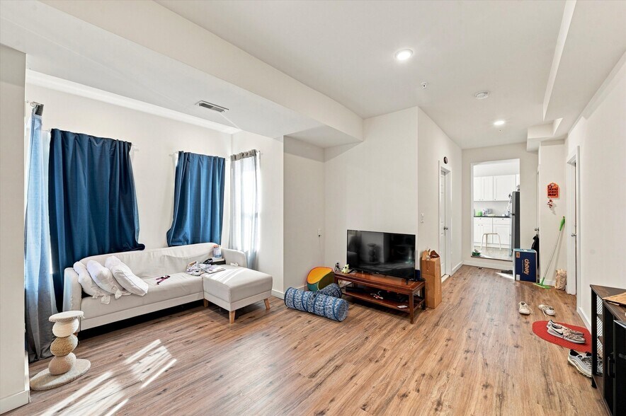 More Photos Of 1648 S 16th St, Philadelphia Apartments For Sale