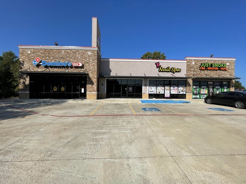 Primary Photo Of 2807 S Main St, Lindale Storefront For Lease