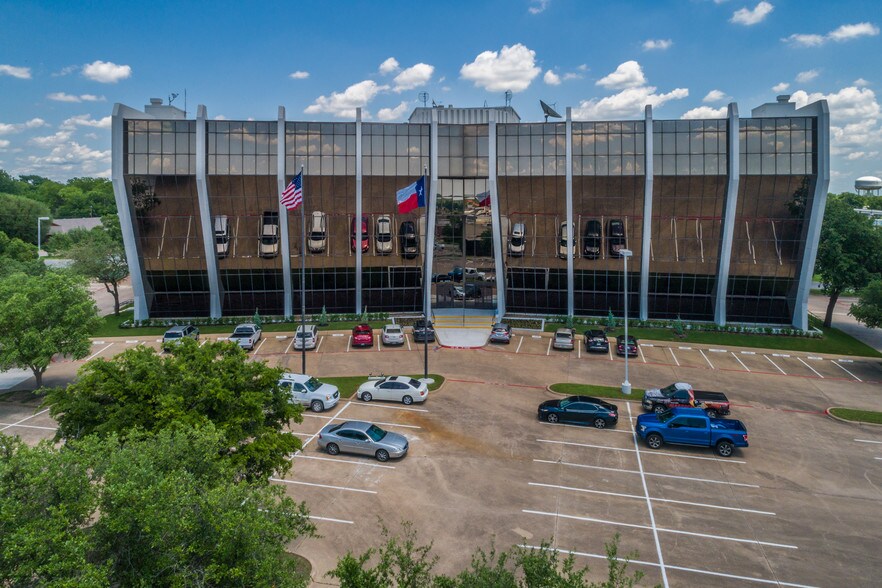 More Photos Of 1800 Teague Dr, Sherman Office For Lease