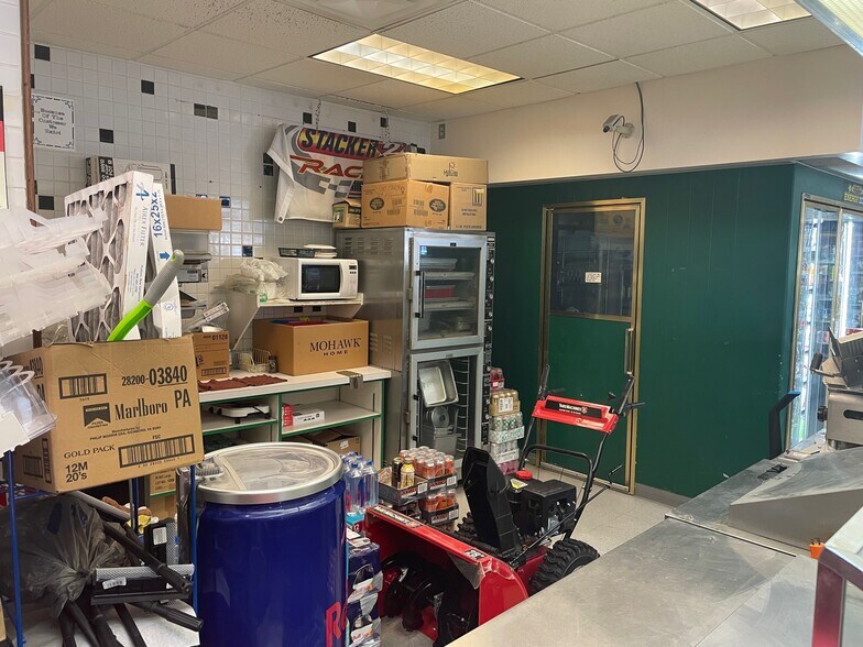 More Photos Of 364 Miracle Mile, Lebanon Service Station For Sale