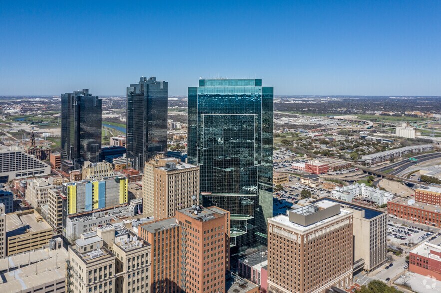 More Photos Of 777 Main St, Fort Worth Office For Lease