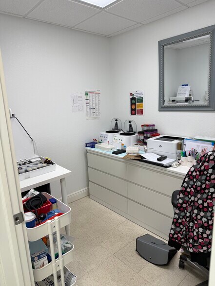 More Photos Of 9371 Cypress Lake Dr, Fort Myers Unknown For Lease