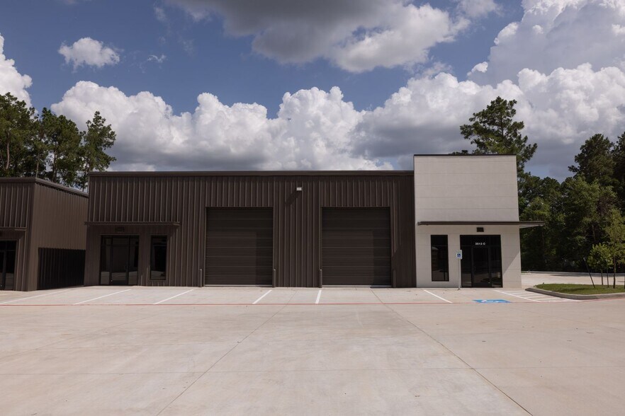 More Photos Of 3513 N Loop 336 W, Conroe Flex For Sale
