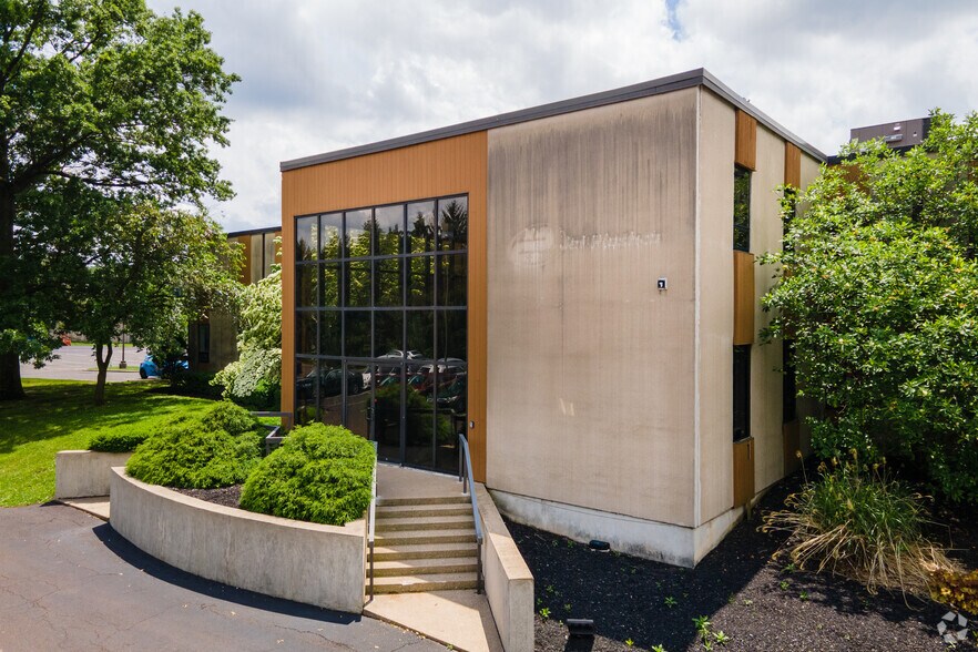 More Photos Of 1100 Schwab Rd, Hatfield Warehouse For Lease