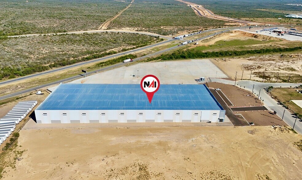 More Photos Of 19926 Kraus Lp, Laredo Distribution For Lease