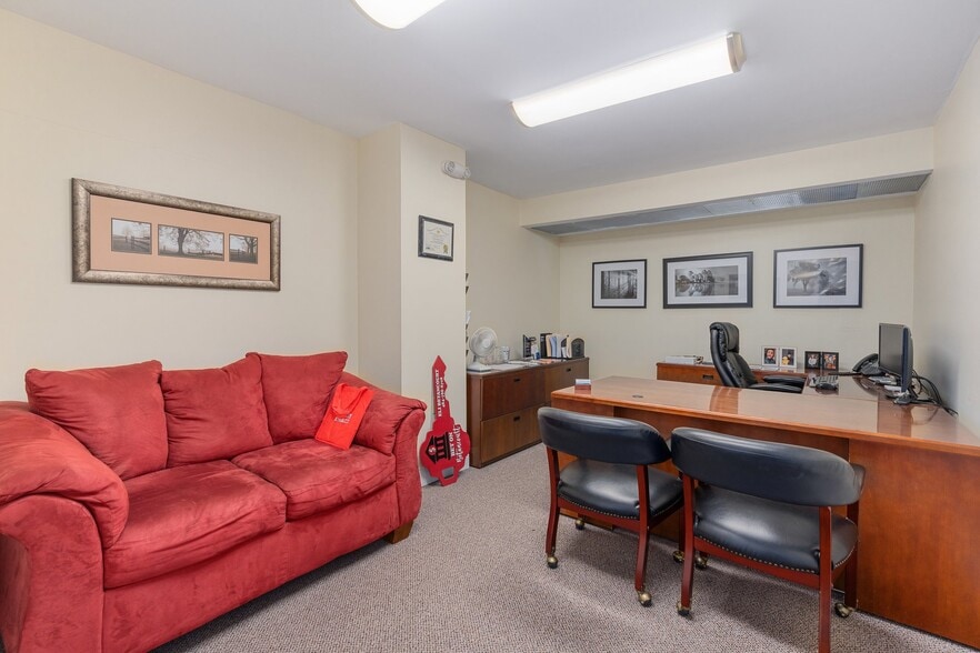 More Photos Of 1710 Union Blvd, Allentown Bank For Sale