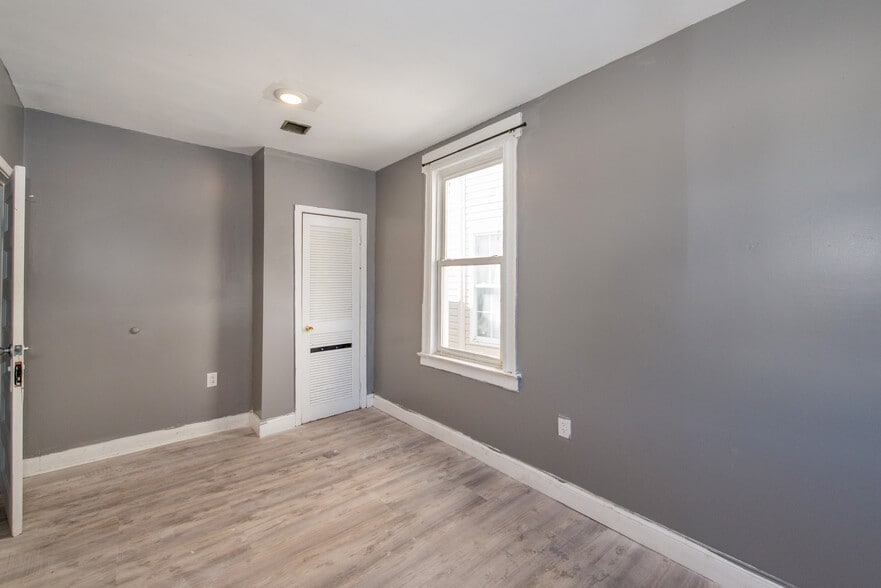 More Photos Of 357 16th Ave, Irvington Storefront Retail Residential For Sale