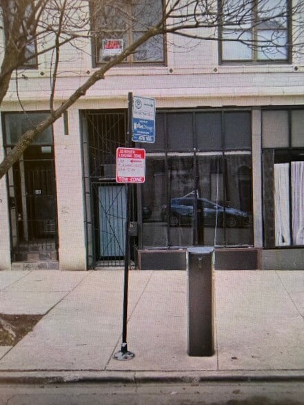 Primary Photo Of 1736 W Greenleaf Ave, Chicago General Retail For Lease