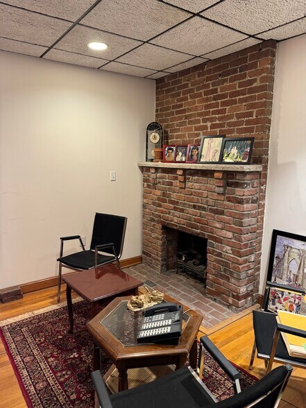 More Photos Of 1714 Beacon St, Brookline Medical For Lease