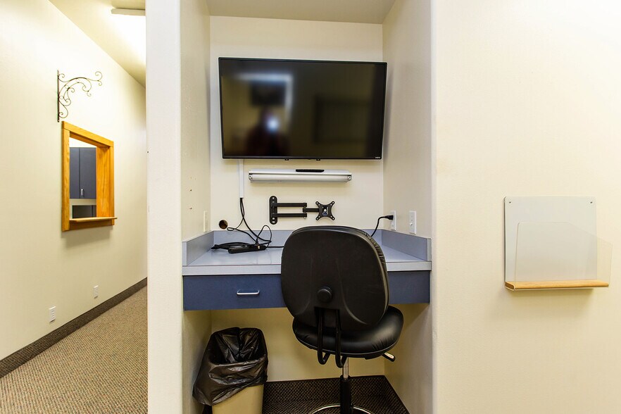 More Photos Of 1263 Bennett Ave, Burley Medical For Lease