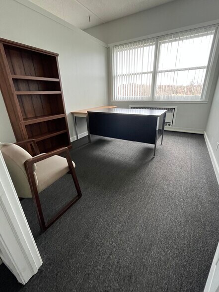 More Photos Of 6841 N Rochester Rd, Rochester Hills Office For Sale