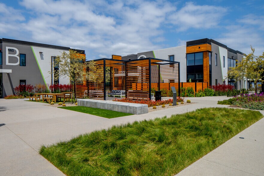 More Photos Of 660 W Baker St, Costa Mesa Unknown For Lease