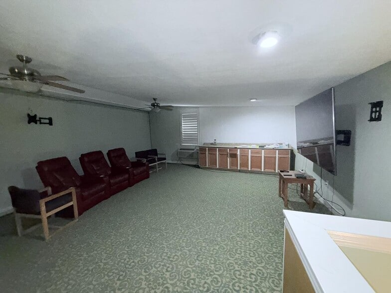 More Photos Of 1131 Austin Hwy, San Antonio Hotel For Sale