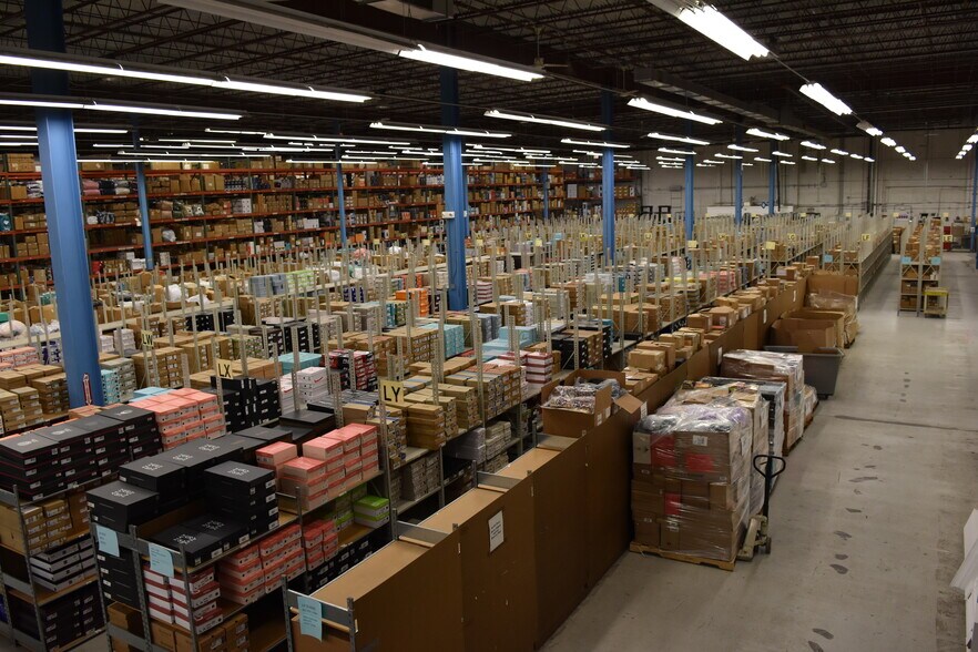 More Photos Of 2400 118th Ave N, Saint Petersburg Manufacturing For Sale