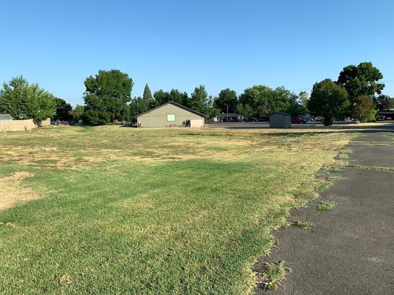 More Photos Of 2424 Delta Waters Rd, Medford Religious Facility For Sale