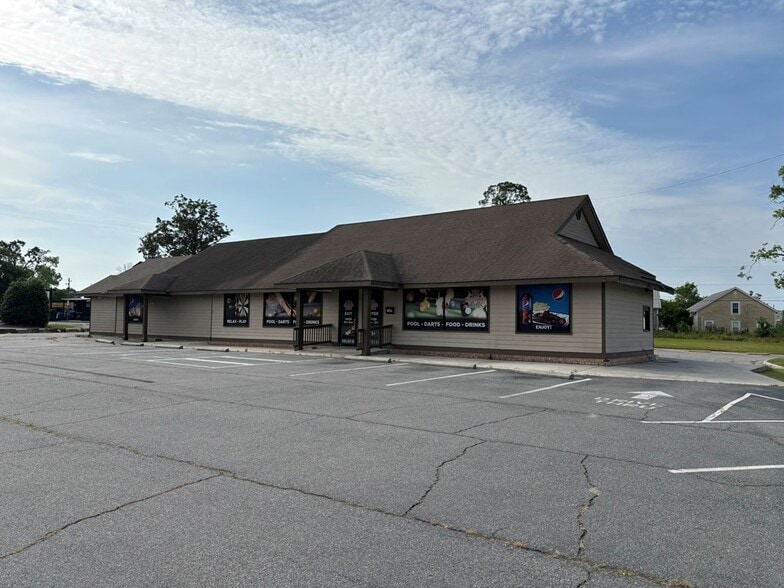 Primary Photo Of 1305 Baytree Rd, Valdosta Freestanding For Sale