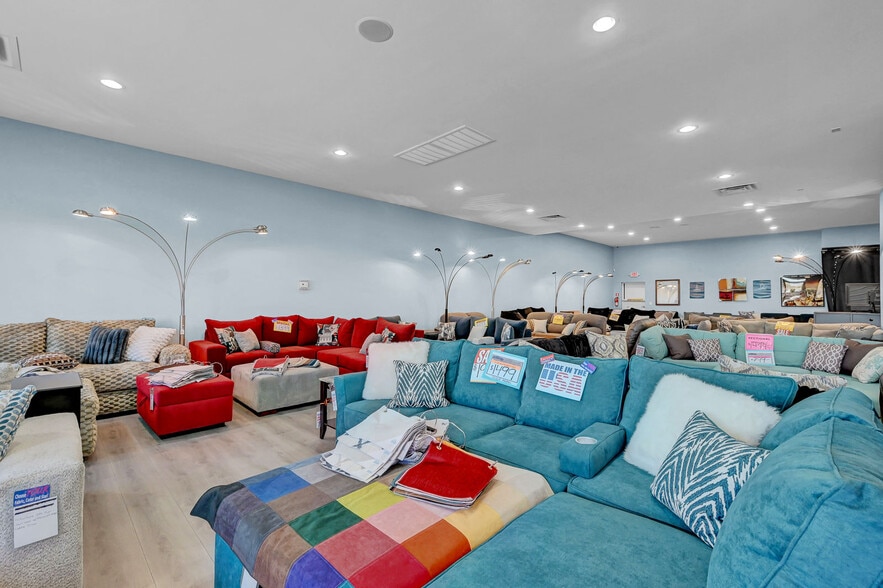 More Photos Of 1433 N Boulder Hwy, Henderson Freestanding For Sale