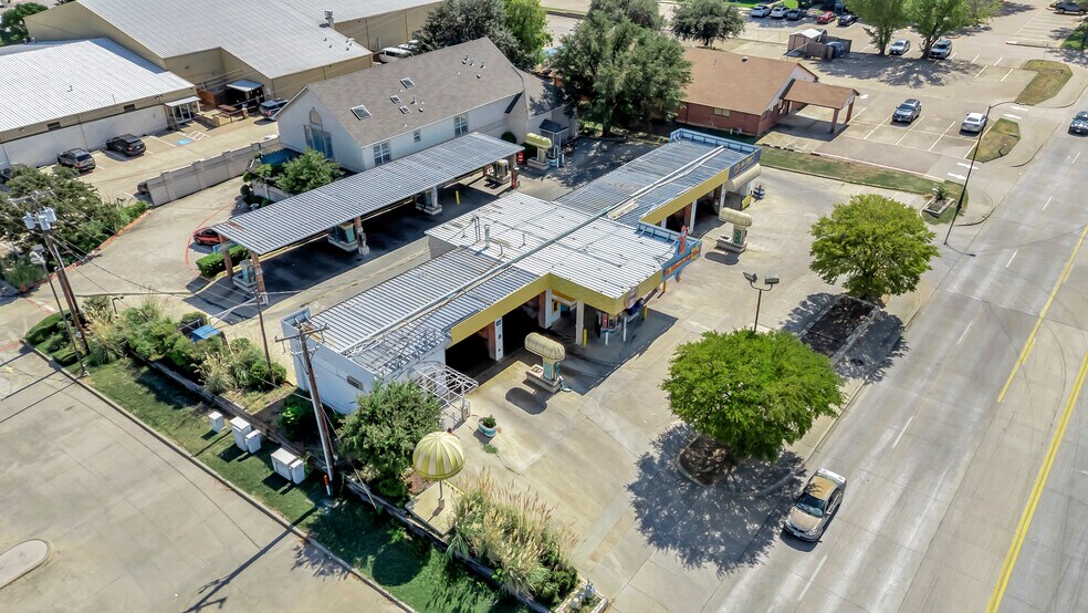 More Photos Of 504 N Euless Main St, Euless Carwash For Sale