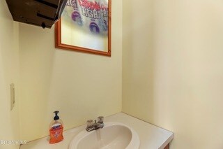 More Photos Of 45 School St, Lee Office For Sale