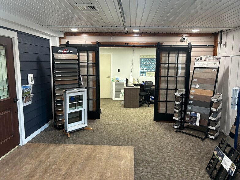 More Photos Of 64 Railroad Ave, Albany Warehouse For Sale