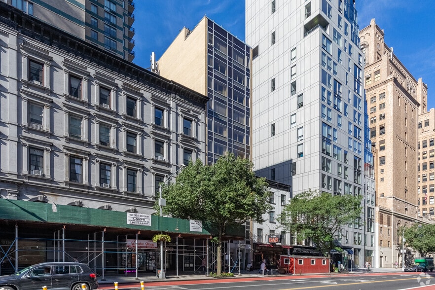 More Photos Of 160 E 23rd St, New York Apartments For Lease