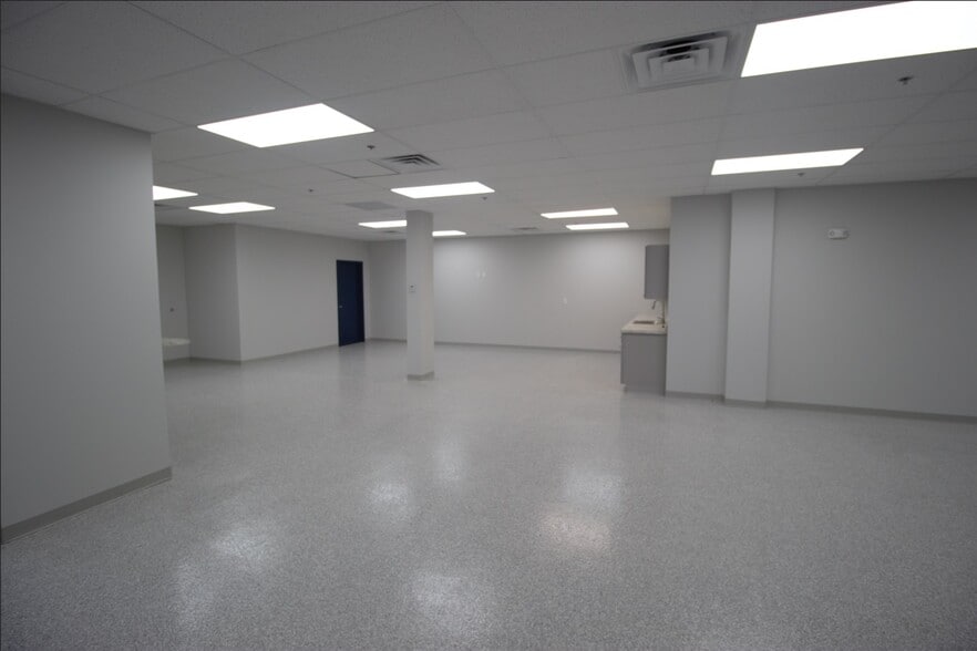 More Photos Of 1390 Mt Read Blvd, Rochester Manufacturing For Lease