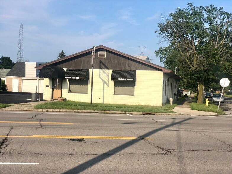 More Photos Of 2301 Hyde Park Blvd, Niagara Falls Restaurant For Sale