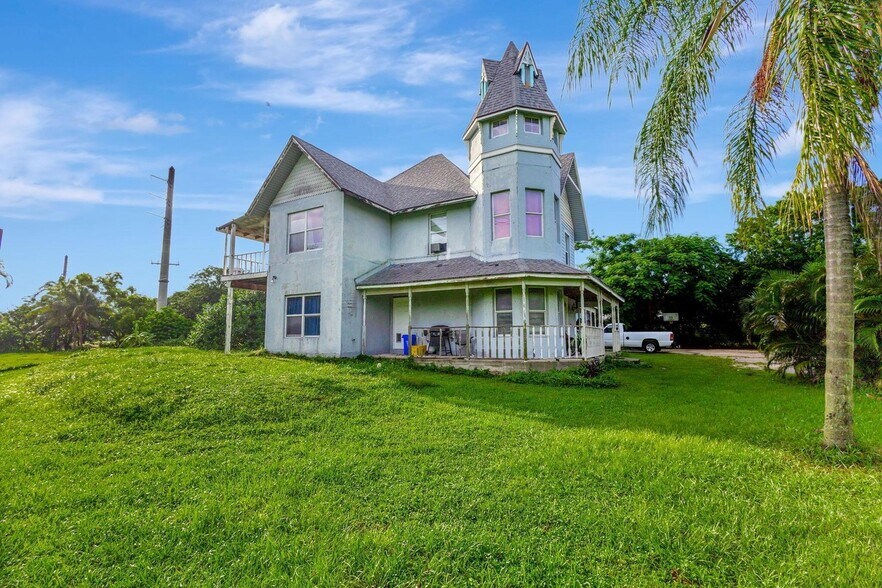 More Photos Of 1288 Glen Rd, West Palm Beach Specialty For Sale