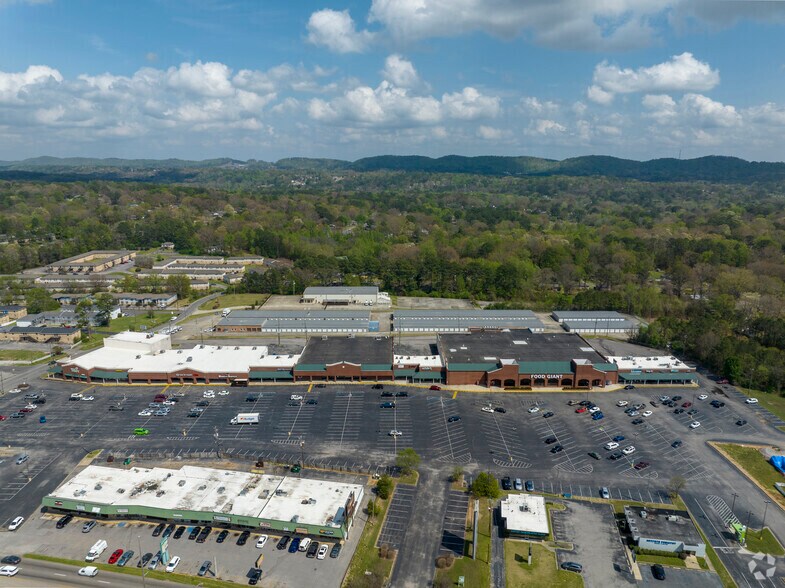 More Photos Of 1671-1691 Center Point Pky, Birmingham Unknown For Lease