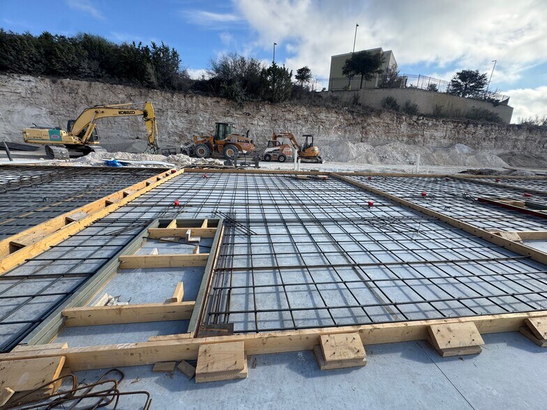 More Photos Of 21114 US-281, San Antonio Freestanding For Lease