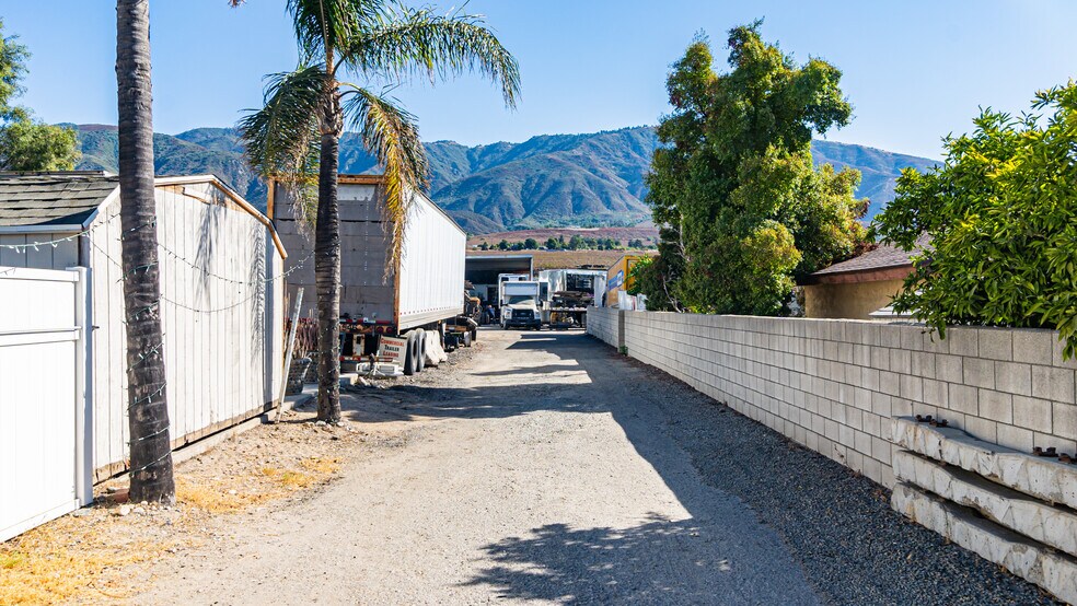 More Photos Of 18904 Cajon Blvd, San Bernardino Contractor Storage Yard For Sale