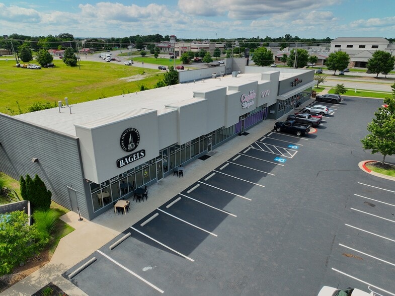 More Photos Of 3600 SE Guess Who Dr, Bentonville Storefront For Lease
