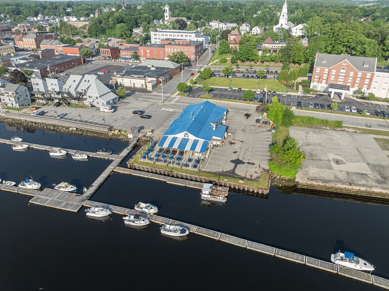 More Photos Of 119 Commercial St, Bath Marina For Sale