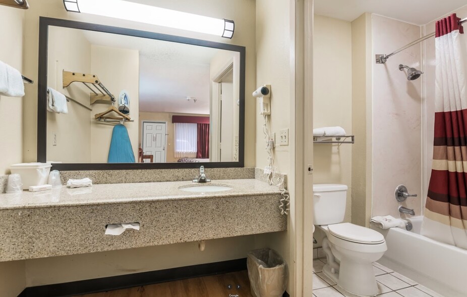 More Photos Of 12323 Interstate 45 N, Willis Hotel For Sale