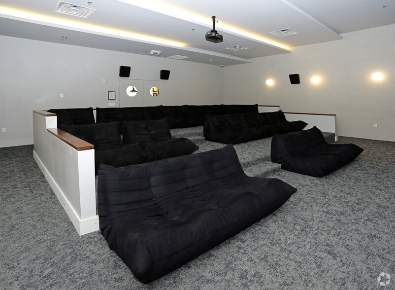 More Photos Of 1 Executive Dr, Fort Lee Apartments For Lease