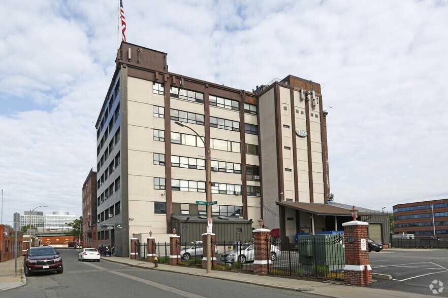 More Photos Of 119-129 Braintree St, Allston Office For Lease