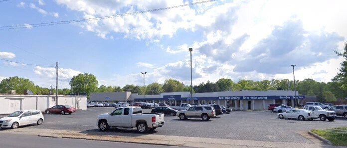 More Photos Of 805 N Center St, Statesville Supermarket For Lease