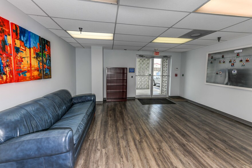 More Photos Of 2313 W Violet, Tampa Medical For Lease