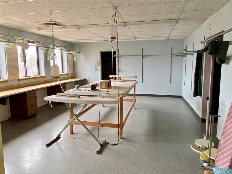 More Photos Of 295 Talcottville Rd, Vernon Storefront Retail Office For Lease