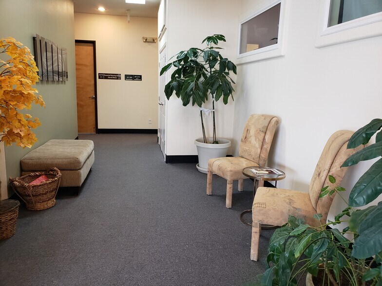 More Photos Of 10390 W Bradford Rd, Littleton Office Residential For Sale