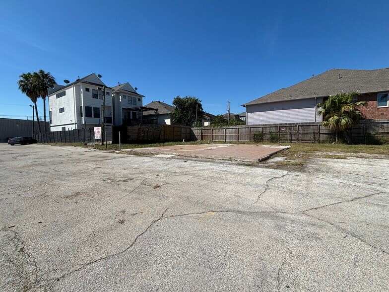 More Photos Of 1609 & 1619 Durham Dr, Houston Land For Lease