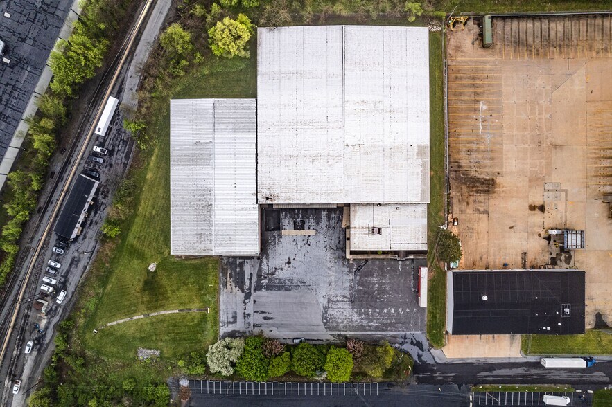 More Photos Of 485 Terminal St, Camp Hill Distribution For Lease