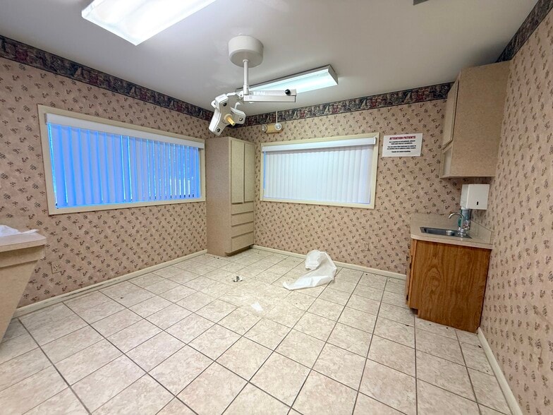 More Photos Of 1109 Bryn Mawr Ave, Lake Wales Medical For Sale