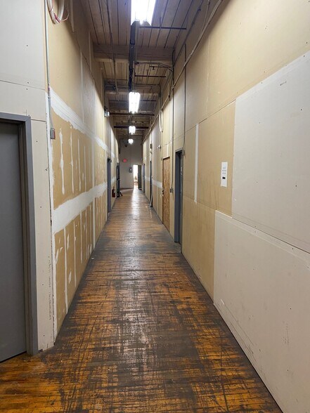More Photos Of 250 Esten Ave, Pawtucket Flex For Lease