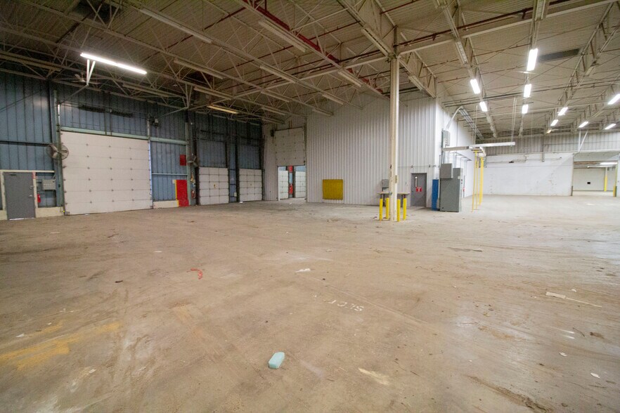 More Photos Of 126 Avenue C, Springfield Manufacturing For Sale