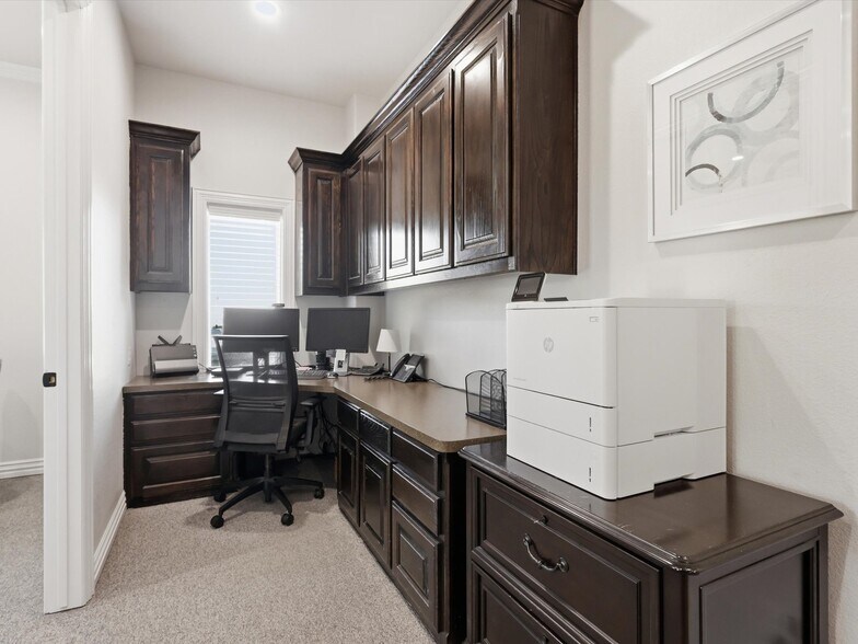 More Photos Of 101 Countryside Ct, Southlake Medical For Sale