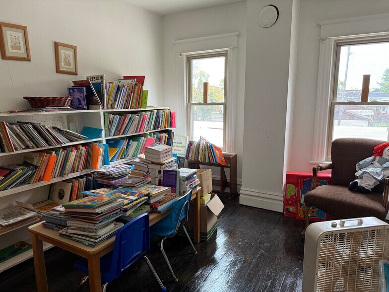 More Photos Of 942 E 3rd St, Monroe Schools For Sale