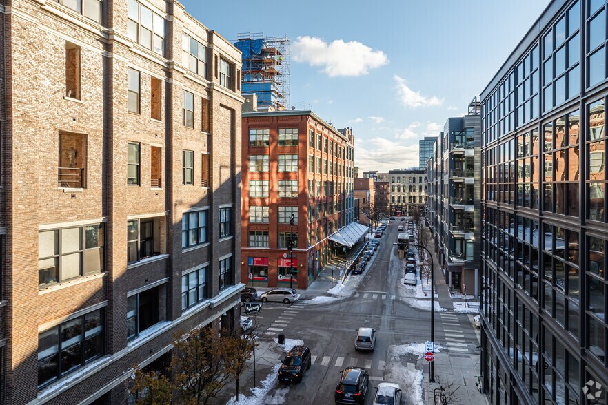 More Photos Of 1017 W Washington Blvd, Chicago Apartments For Sale