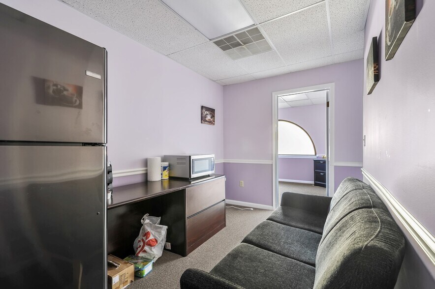 More Photos Of 838 Walker Sq, Dover Office For Sale
